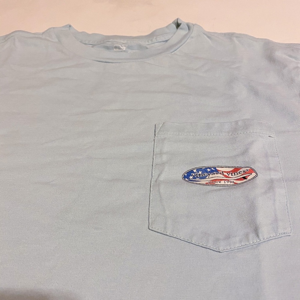 vineyard vines t-shirt